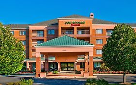 Courtyard By Marriott Dulles Town Center 3*